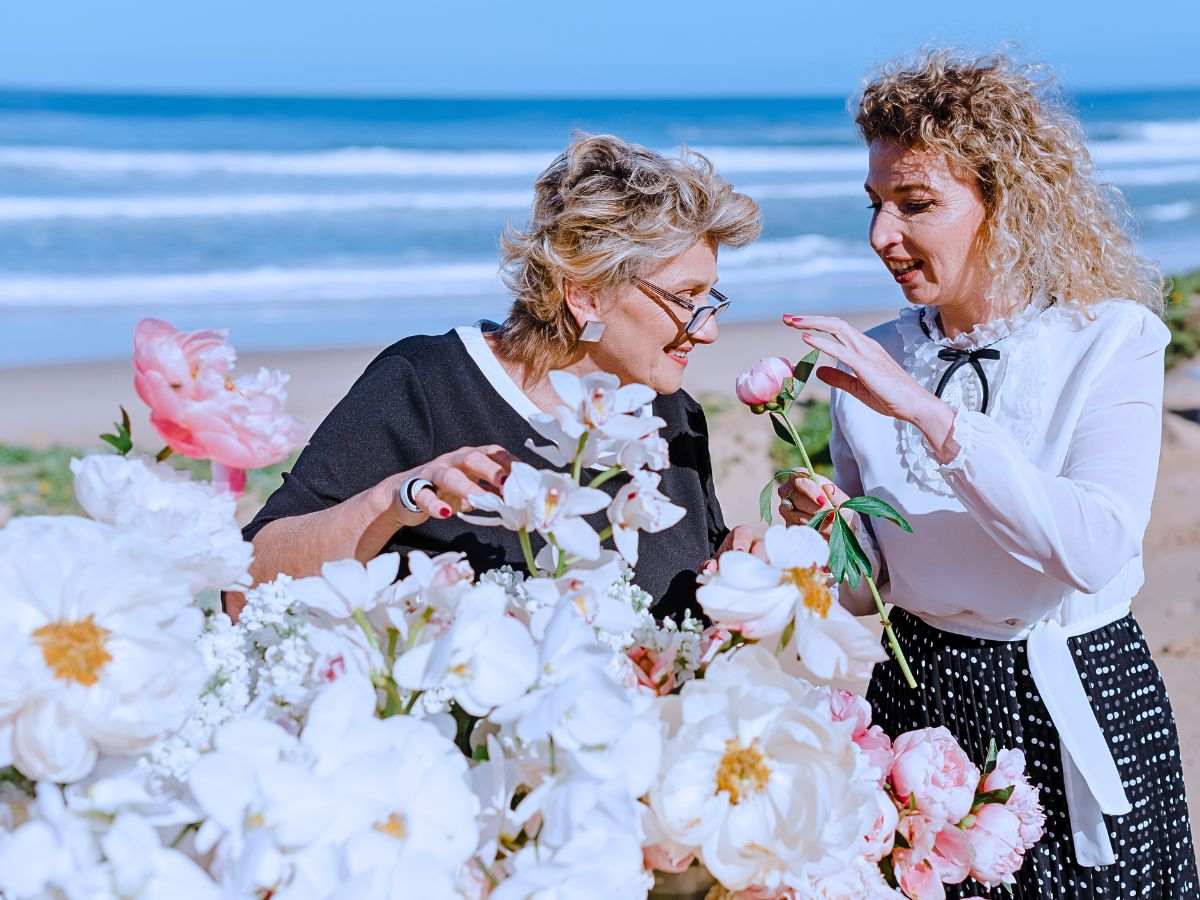 Yes! Exclusive Flowers by the Mother-Daughter Duo of Sylvia and Elfi Bösinger.