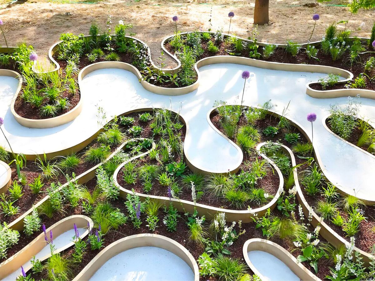 Maze like garden in Seoul by Studiorebuild