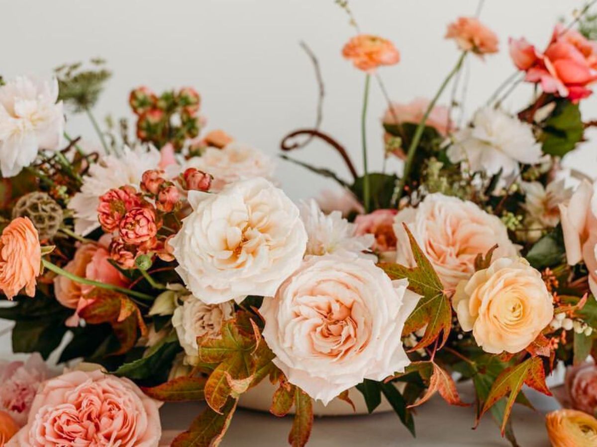 Fall arrangement with garden roses