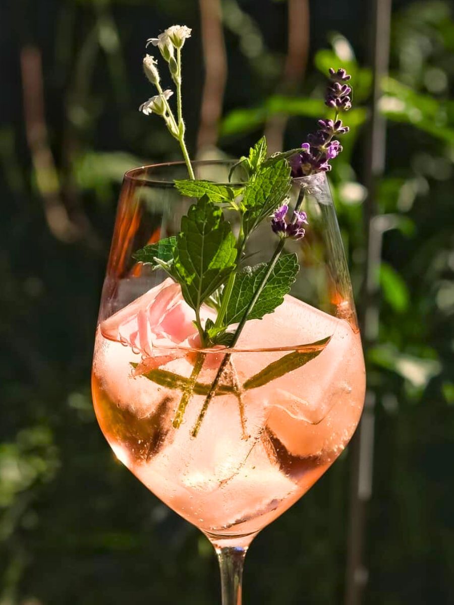 Cocktail with lavender and chamomille