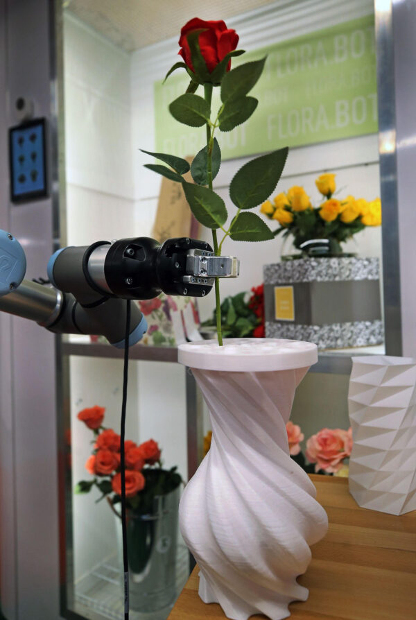 FloraBot Let's You Discover Innovative Technology at the IFTF Floral Robotics
