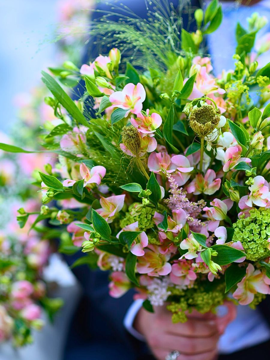 Royal Van Zanten’s Charmelia Apricot Adds an Extra Charm to the Elegance of Floral Arrangements