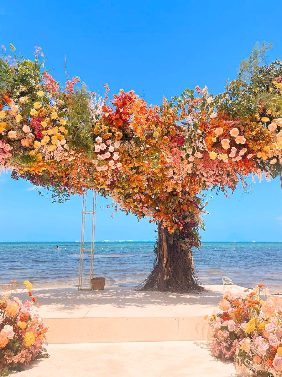 Floral installation for a Hindu wedding by Casa Selva