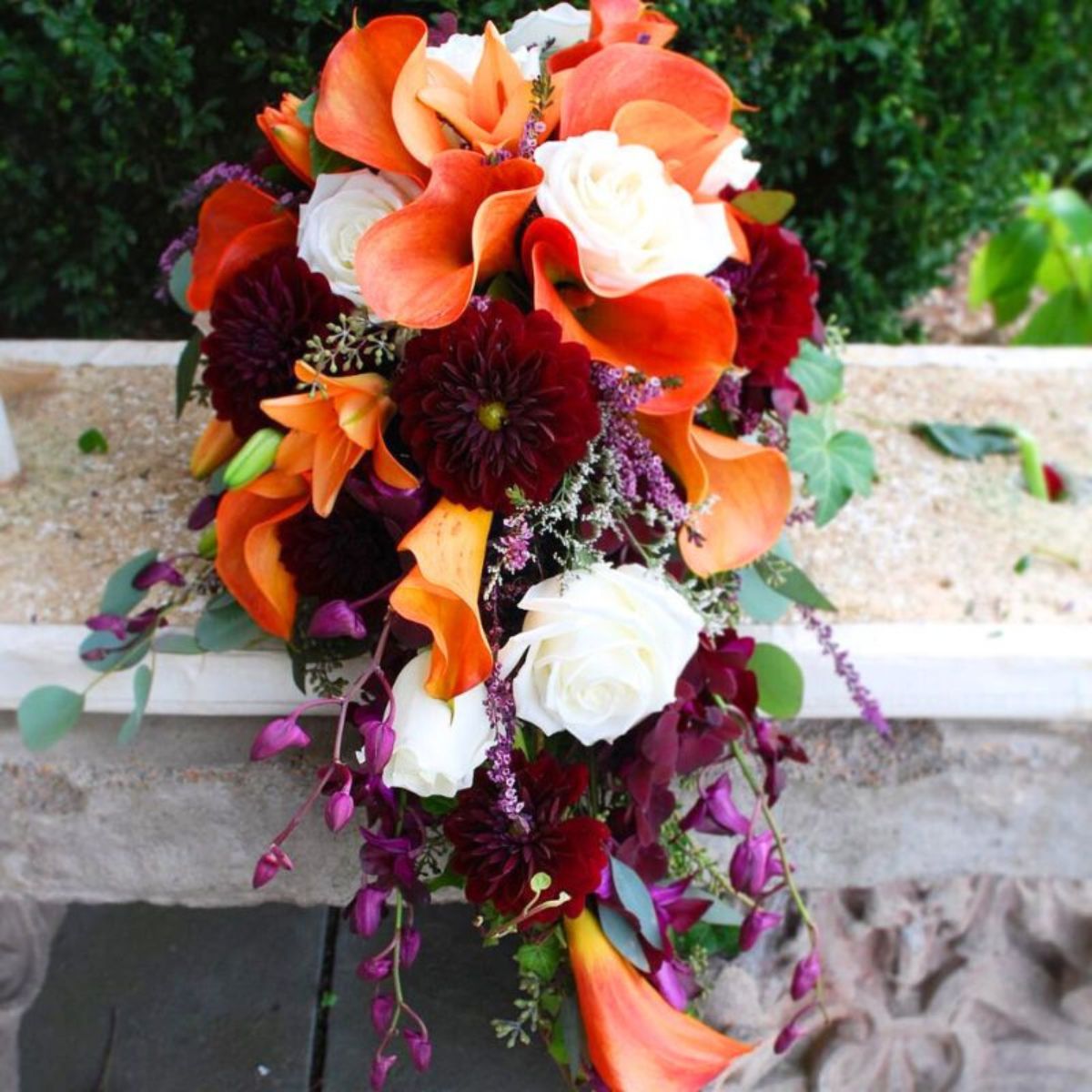 Fall colors in a wedding arrangement