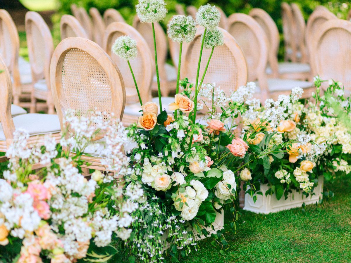 The art of arranging flowers for events