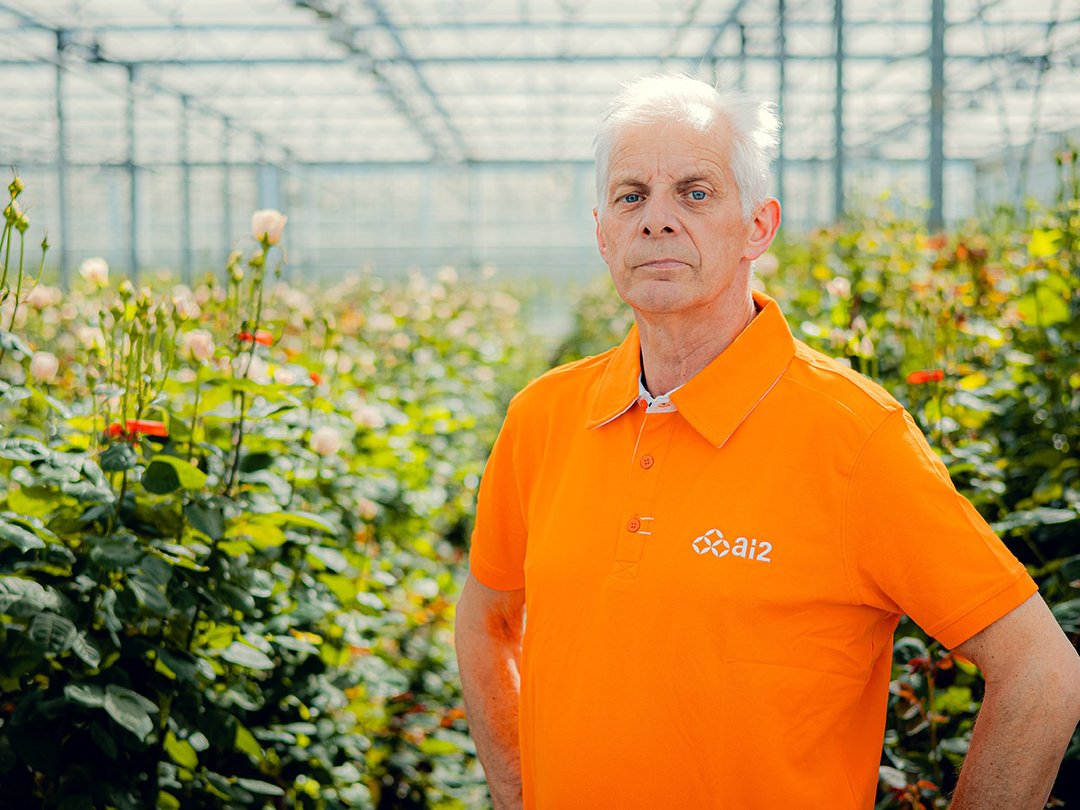 Frank Grunder from Ai2 in greenhouse