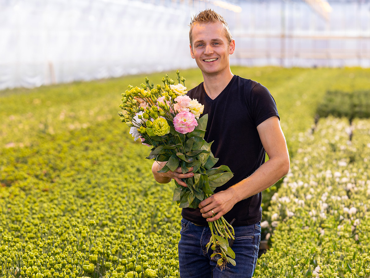 Sunrise Holland Arien van Wijk with Lisianthus