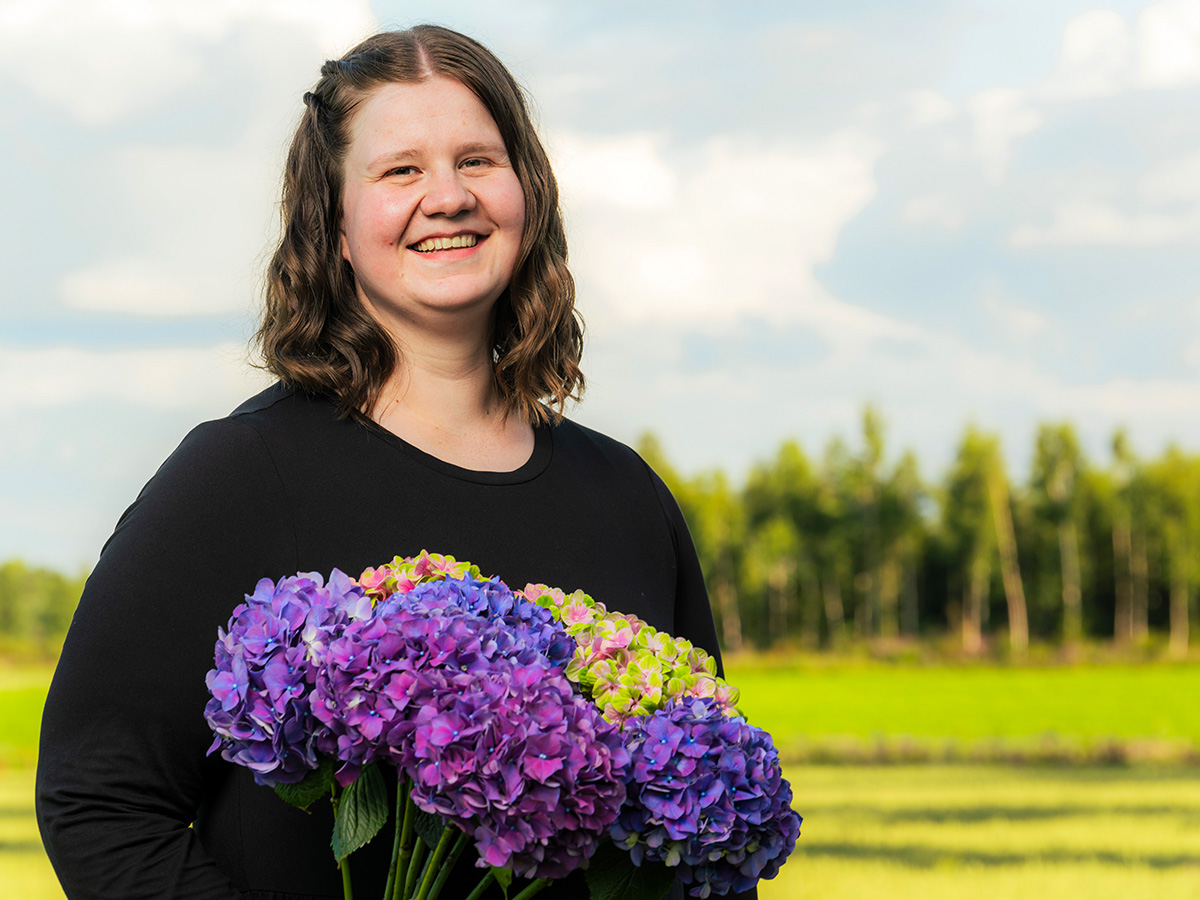 VBW World Cup Floral Art Sade Alanen with hydrangea