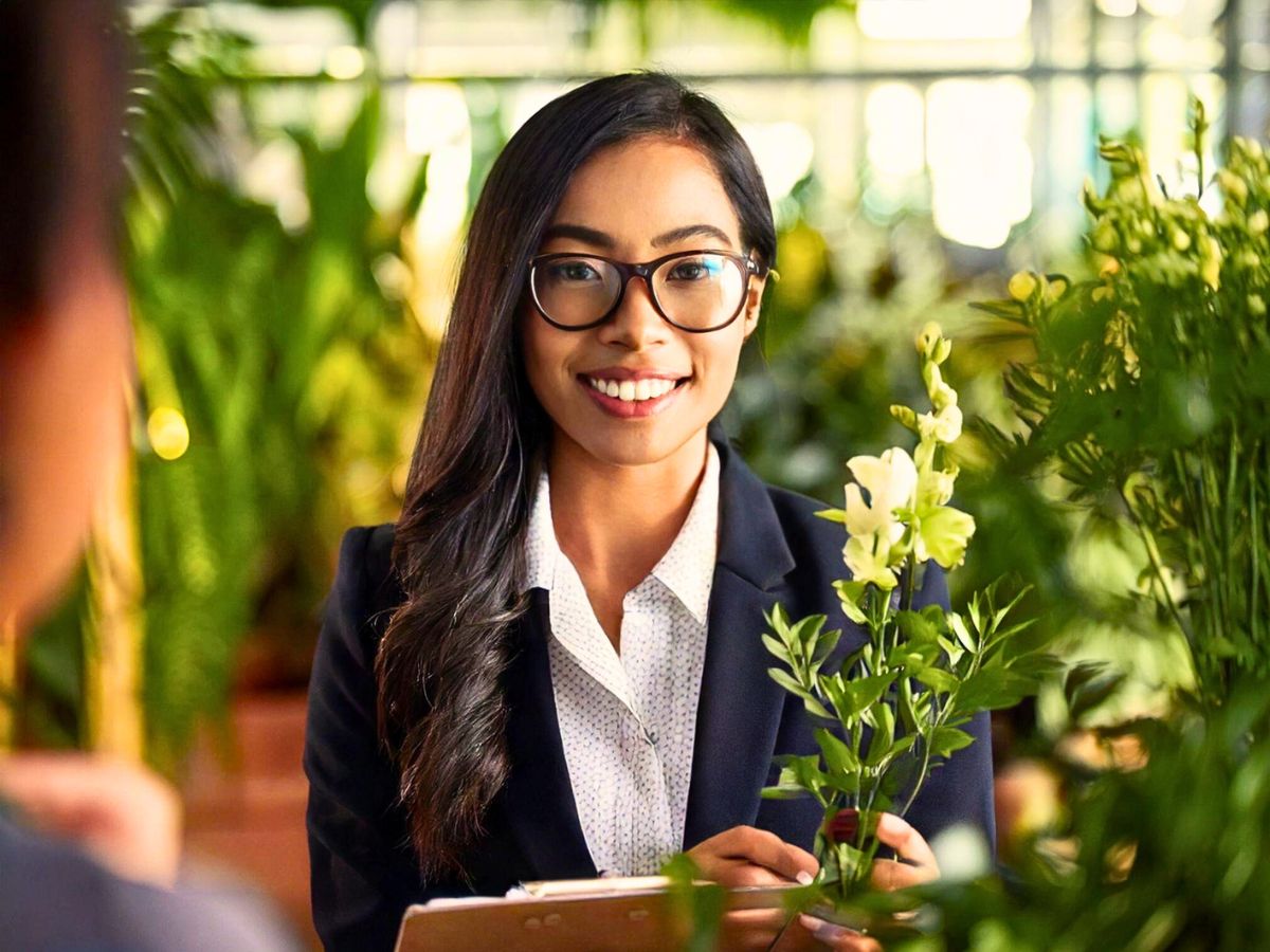 ​Pollen Talent: How Floral Industry Companies Can Secure Top Talent​ in the 2024-2025 Floral Holidays Season