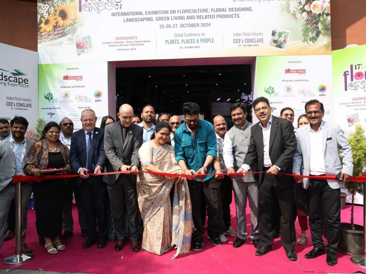 Bollywood actor Manish Paul was invited to inaugurate from global and indian floriculture industry