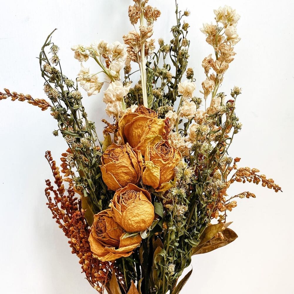 classic dried flowers give a vintage look