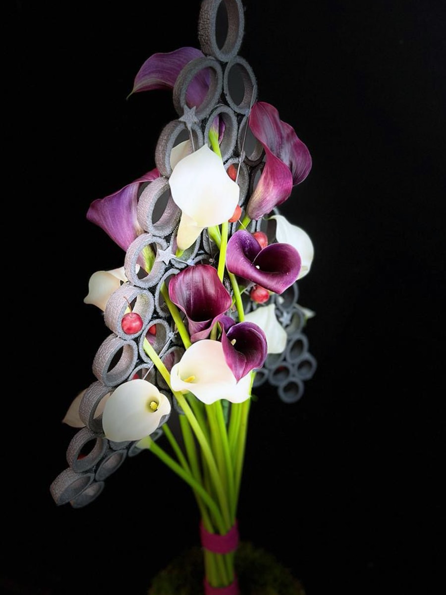 self supporting bouquet made with callas to resemble like a christmas tree - ivan bergh