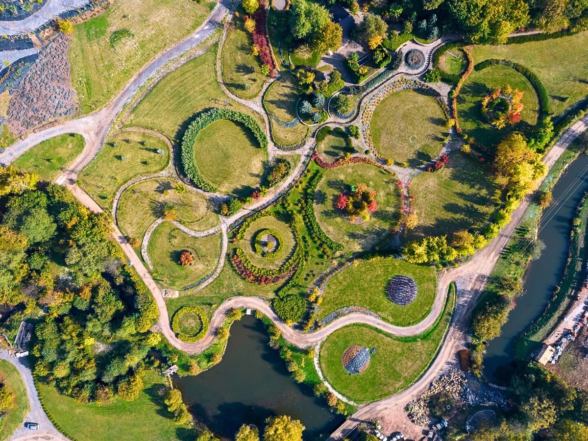 Vincent Van Gogh’s Painting the Starry Night Created in a Bosnian Park