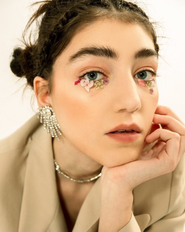 Flower-Inspired Makeup is the Feel-Good Trend That We All Need Flower Makeup