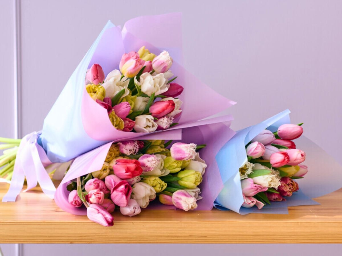 wedding bouquets of tulips in pastel and bright colors