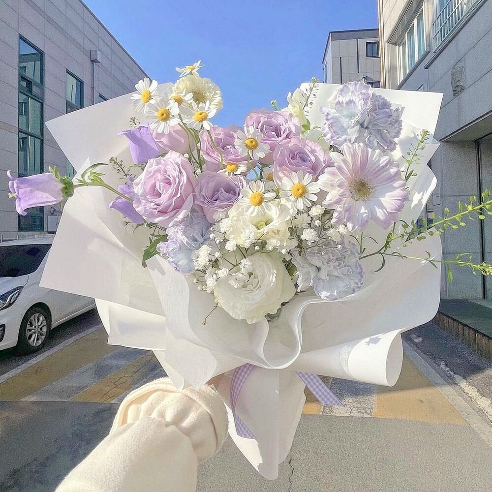 White and blue flower bouquet