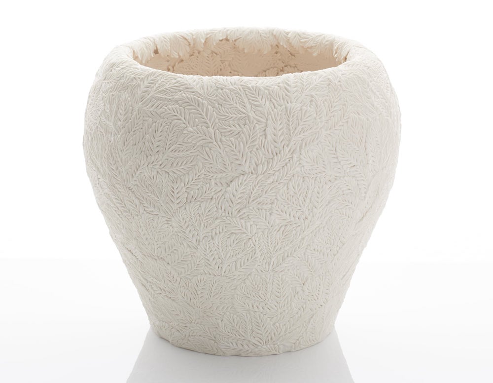 Flowers Envelop the Detailed Porcelain Vessels From Hitomi Hosono Porcelain Art