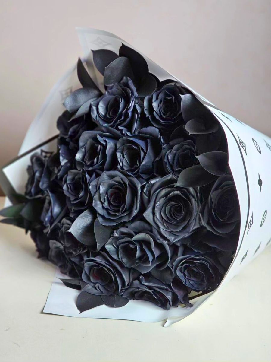 The meaning of black roses