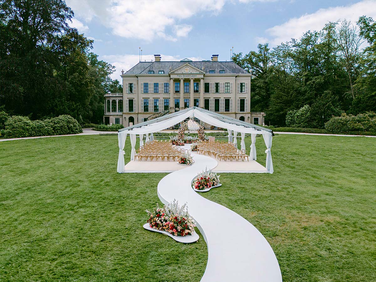 Parc Broekhuizen Wedding Ceremony path