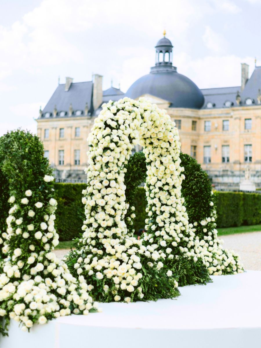 A white rose installation by Larry Walshe