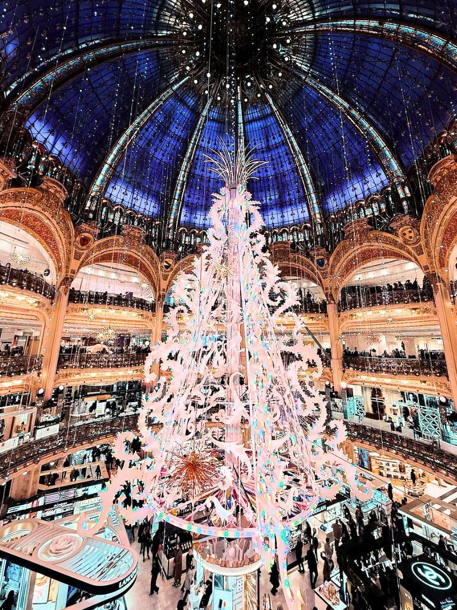 Galeries Lafayette Christmas theme Le Noel