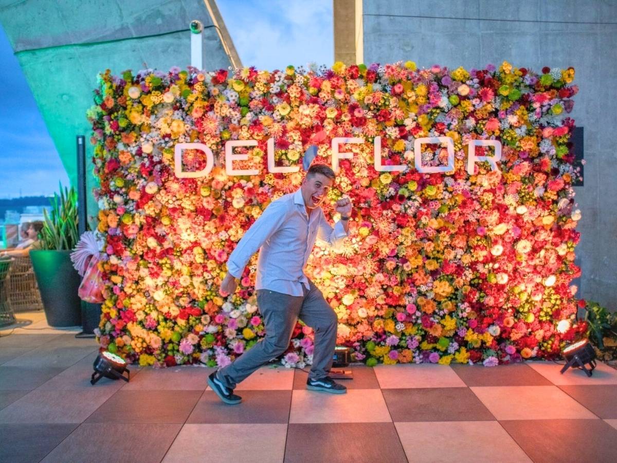 Deliflor flower wall by Shallima Turizo