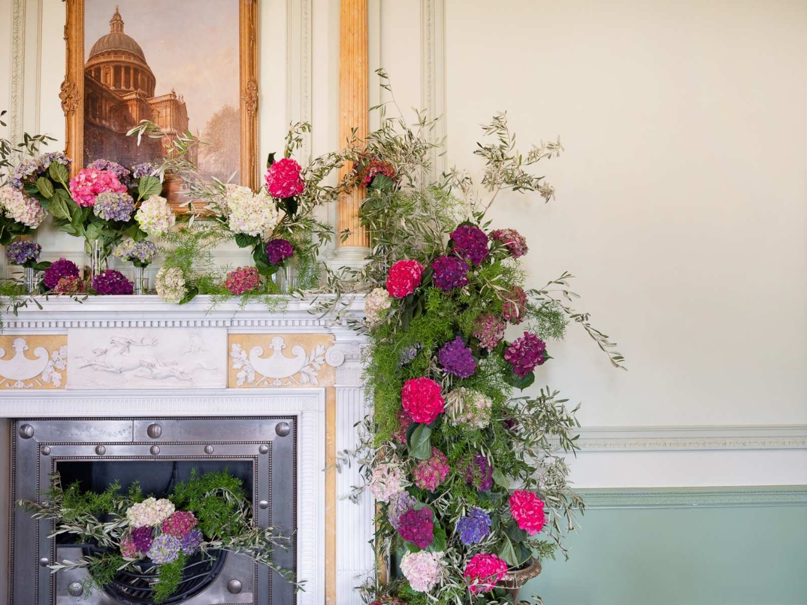 Hydrangea, Your Go-to Flower for a Bold and Striking Design - fireplace design hydrangeas 8 - sarah richardson - blog on thursd - Photographer Casey Orr