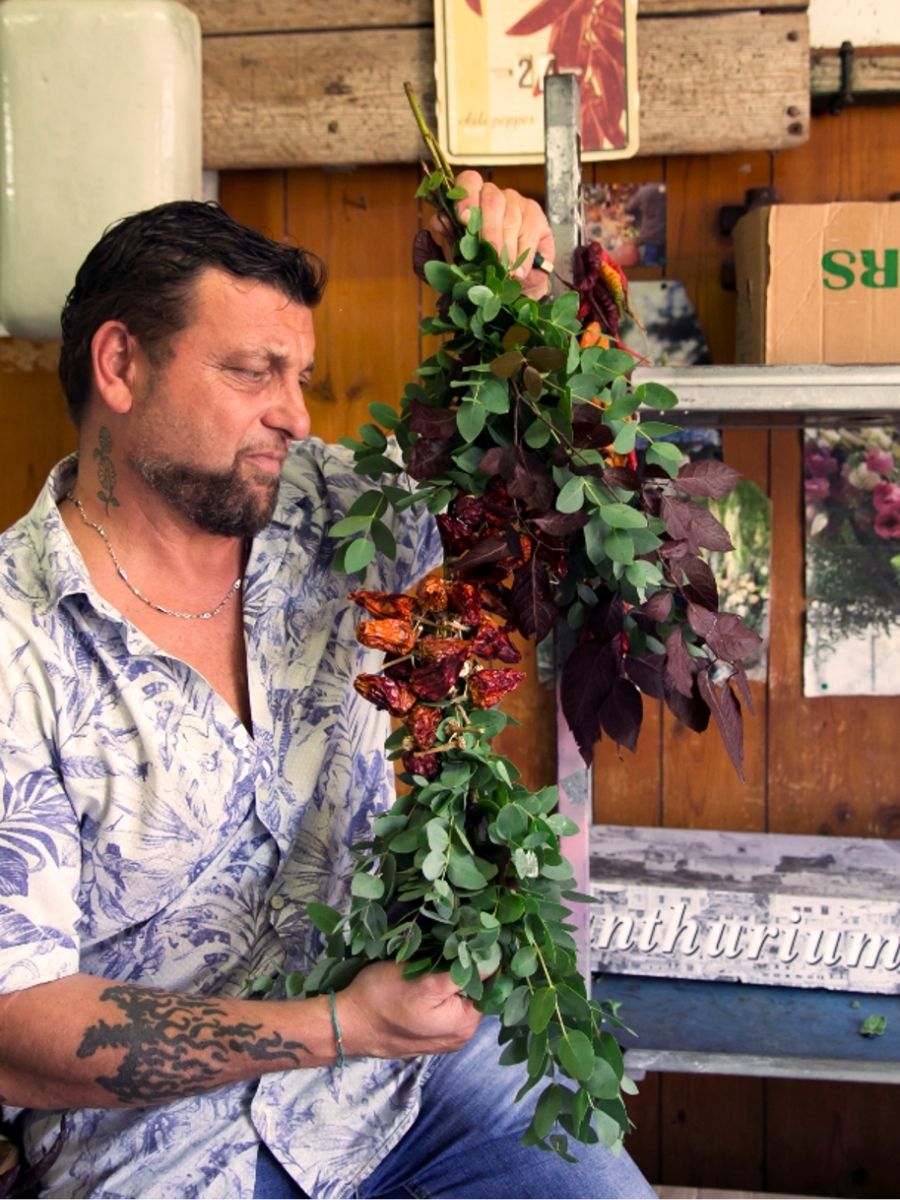 A Tuesday Flower Market in Rome featured image