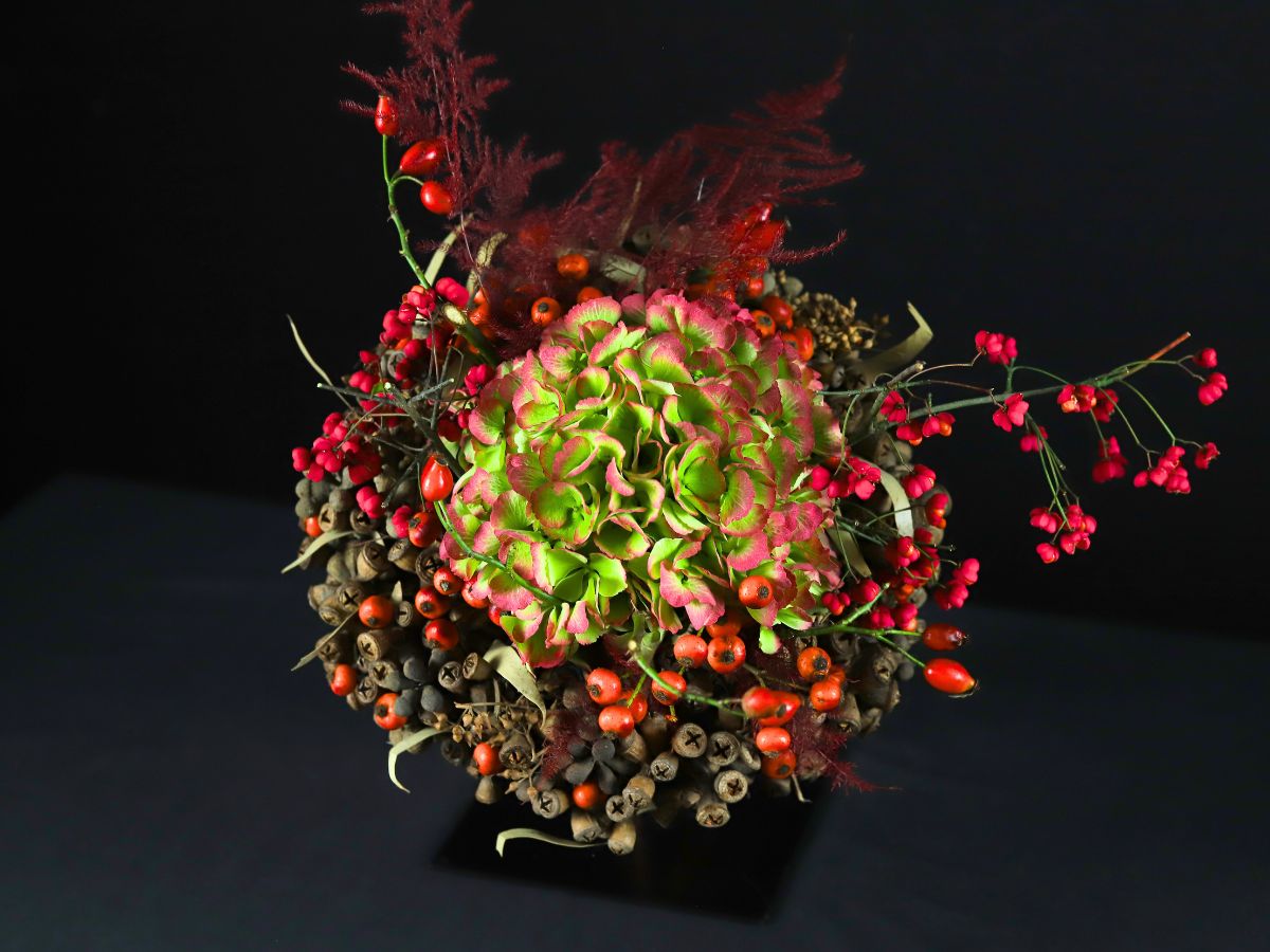 The perfect arrangement for Xmas using hydrangeas