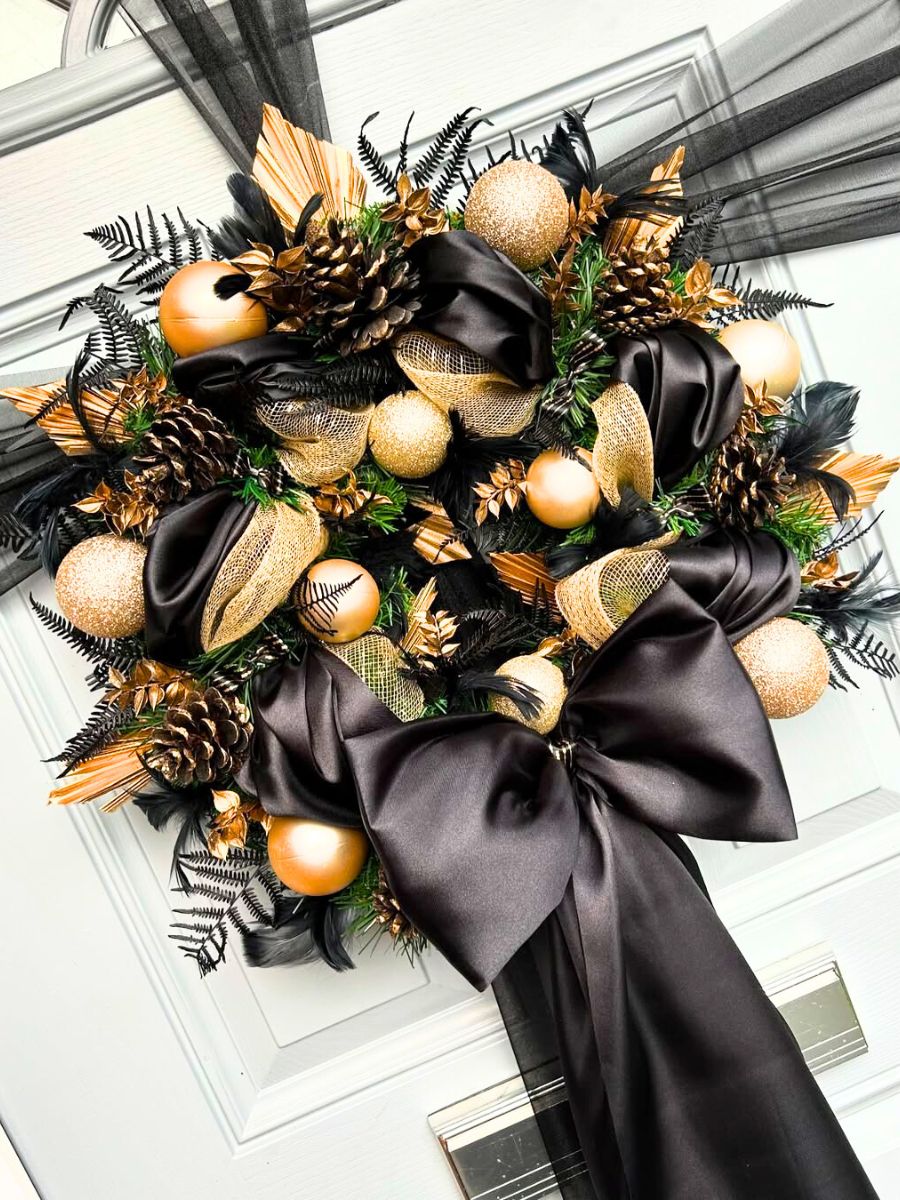 A black and gold wreath