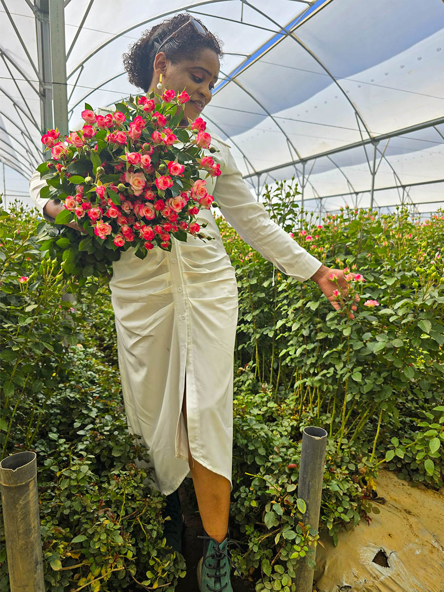 Rosemary Kimunya with Spray Roses from Roseto Group