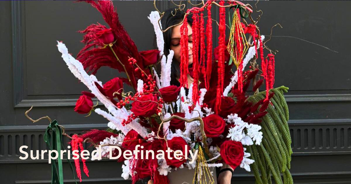 Header Dopamine Flower With Porta Nova Red Naomi Roses for Christmas