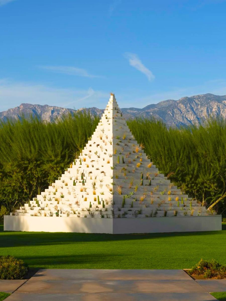 The pyramid on the Coachella Desert