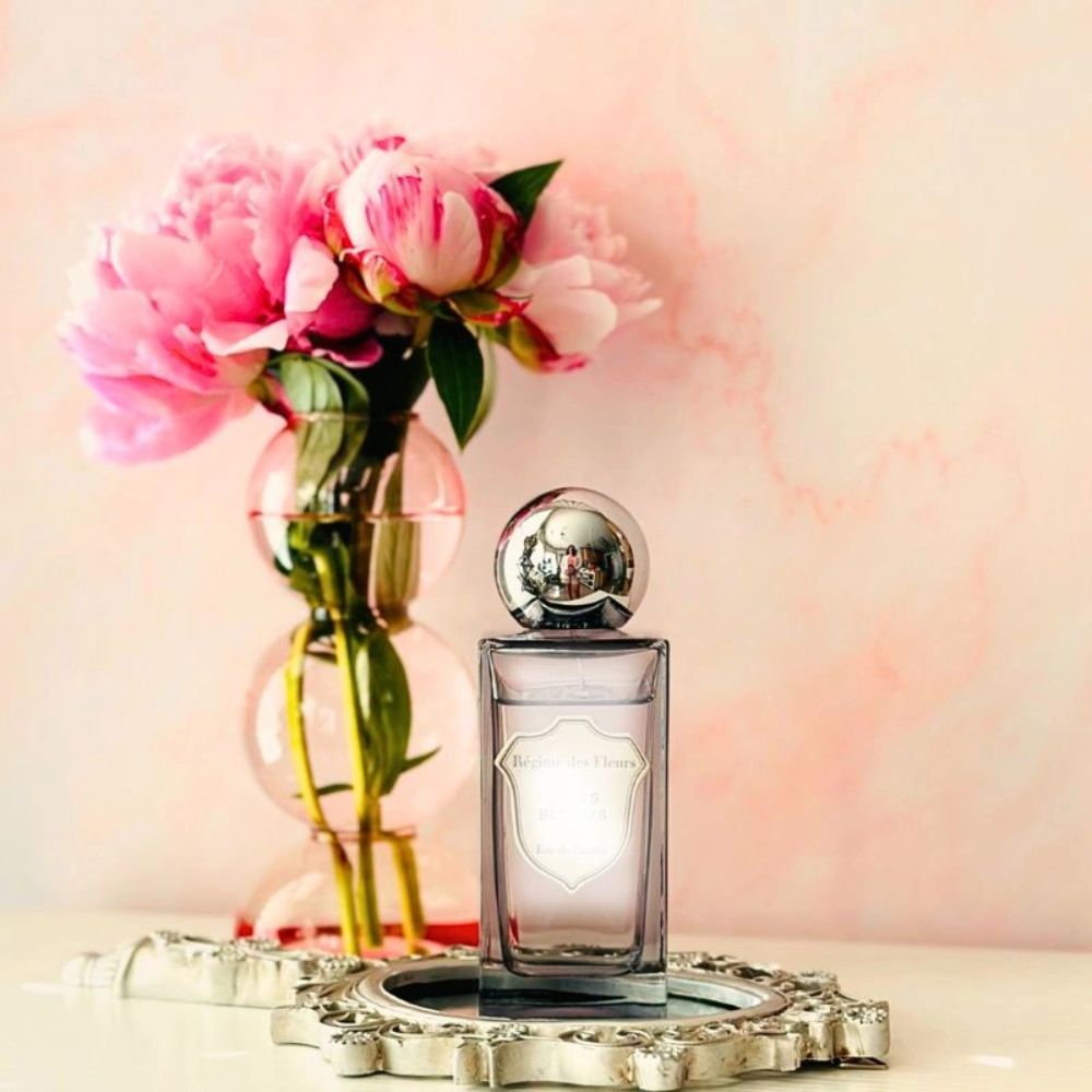 Floral scent bottle