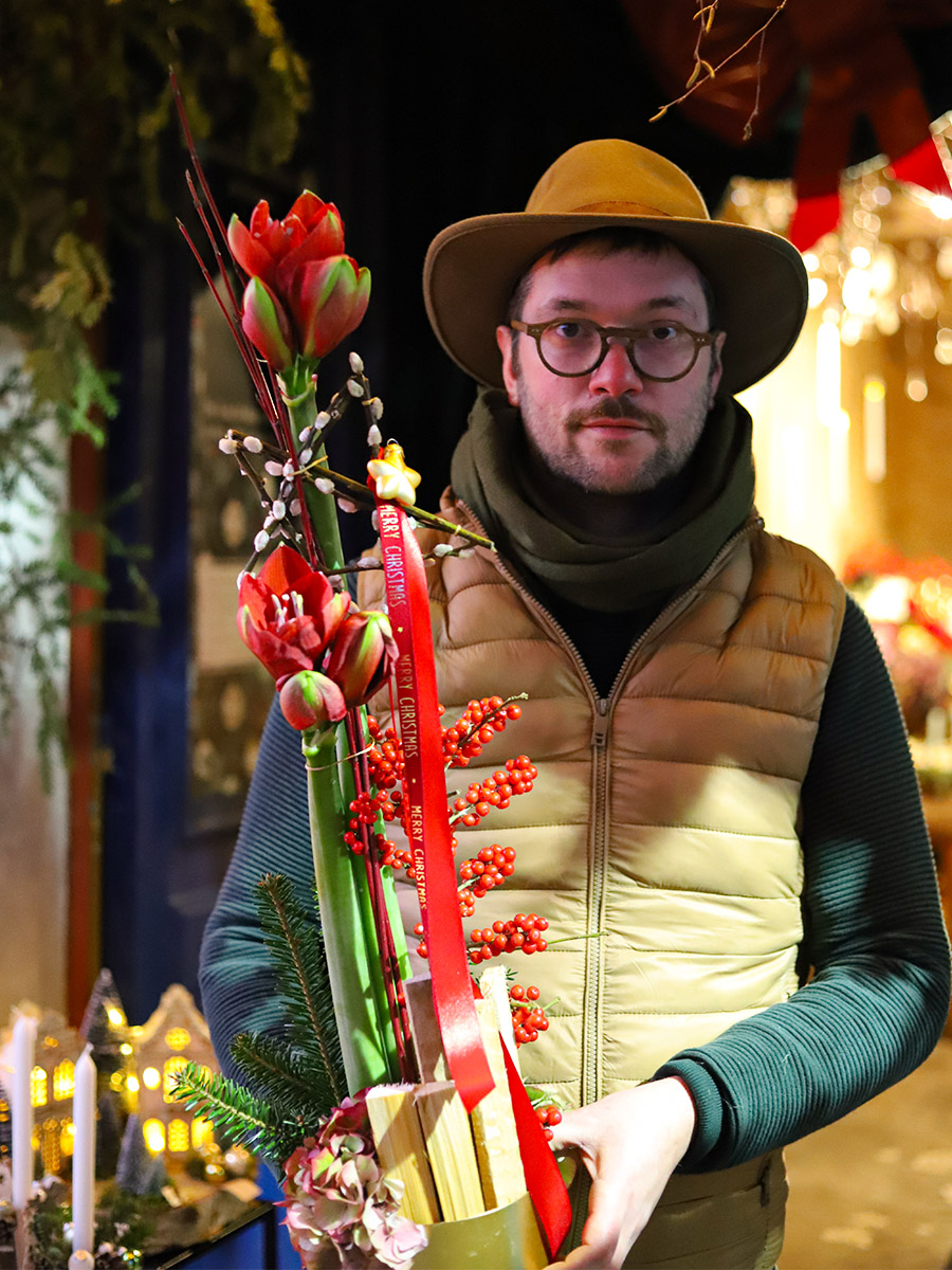 Gaetan Jacquet with Amaryllis Christmas design