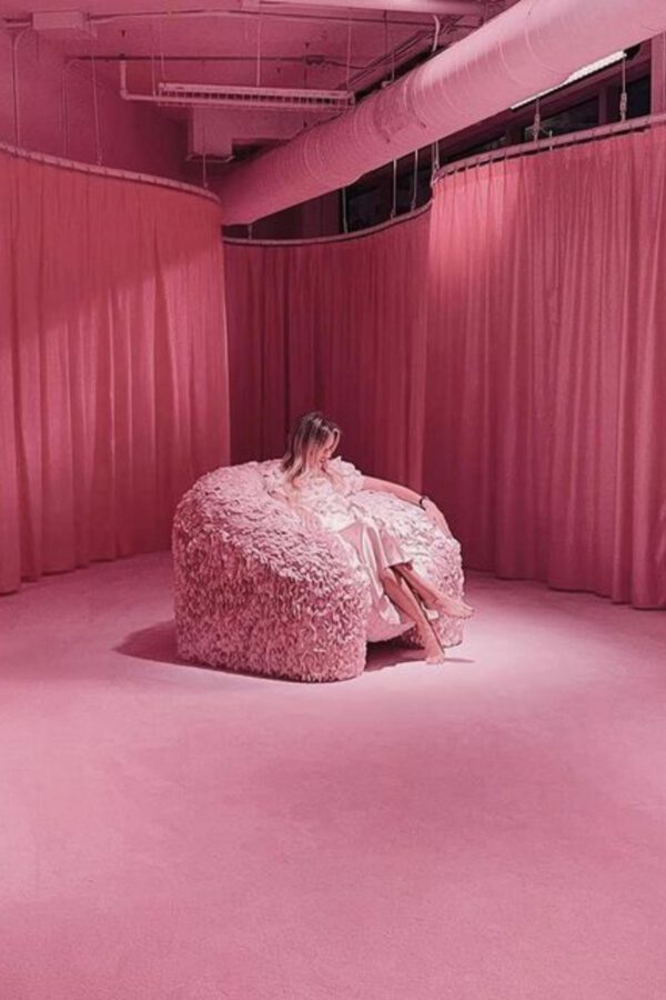 The Smell of Pink and the Hortensia Chair on Thursd