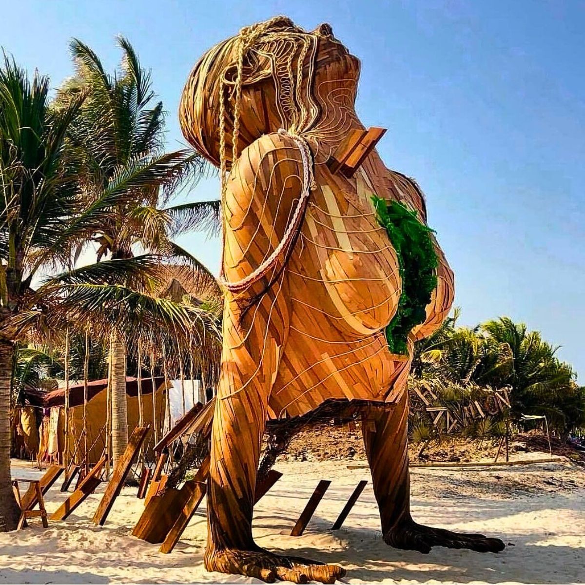 Daniel Popper’s Larger Than Life Sculptures Blend Art and Green Nature