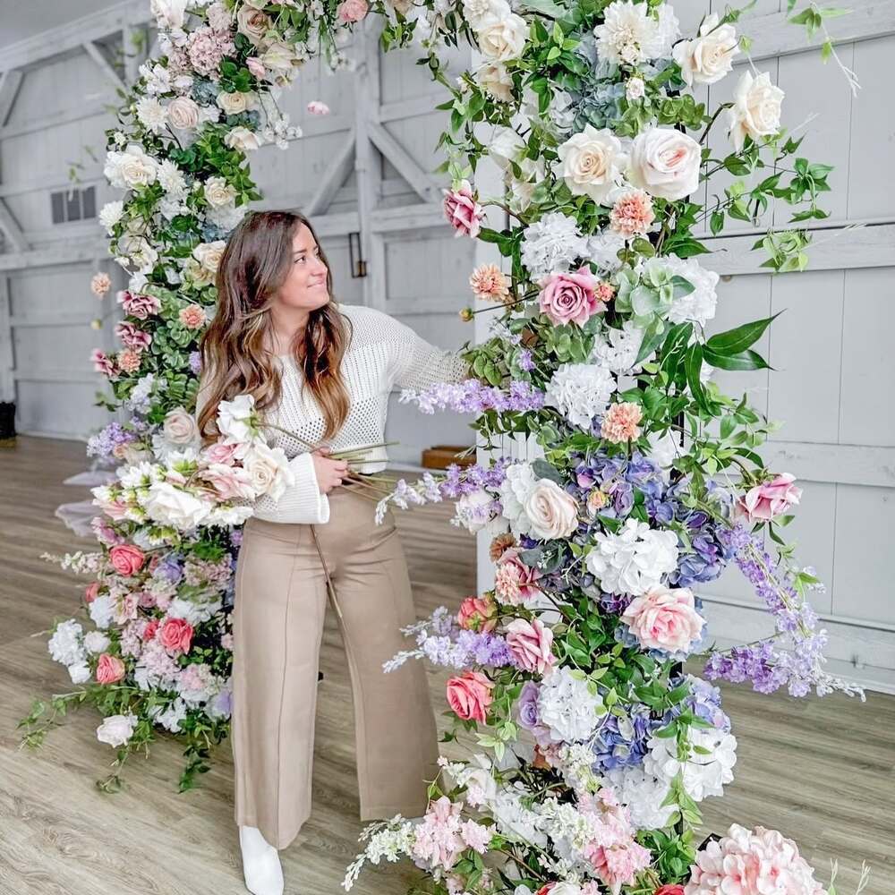 Lady picture with entry gate in wedding