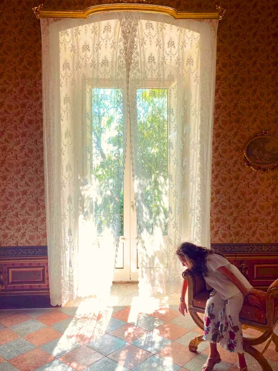 Sunlight coming in through window at Casina Cinquepozzi