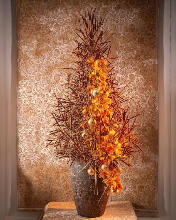 Christmas Floral Designs That Will Get You in That Festive Mood Christmas Tree