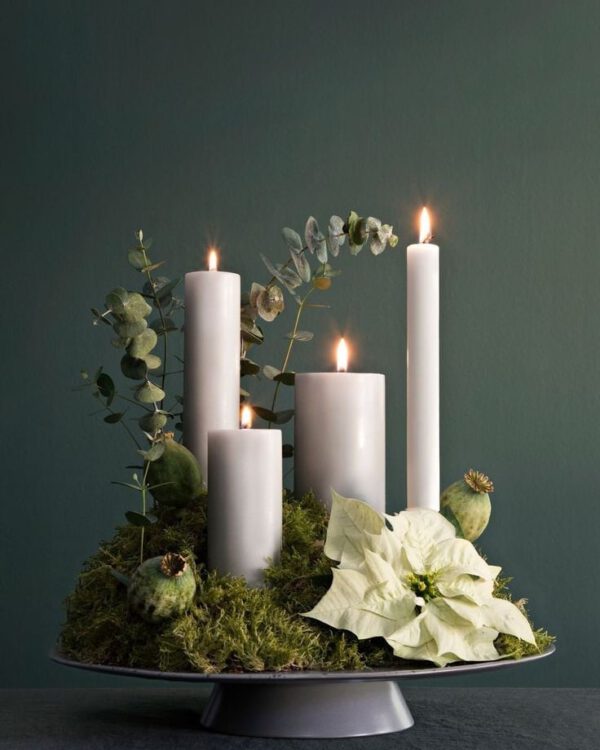 Christmas Floral Designs That Will Get You in That Festive Mood Centerpiece