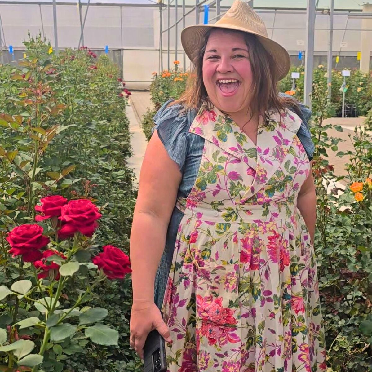 Floral Personality Sarah Campbell Enchanted by Kenya’s Array of Spray Roses and Other Flowers at Interplant Roses East Africa in Naivasha