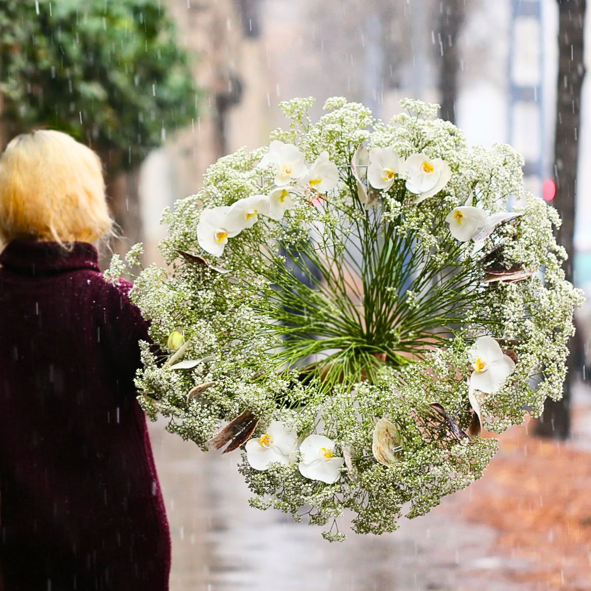 Inset - floral design using Gypsophila Million Daisy