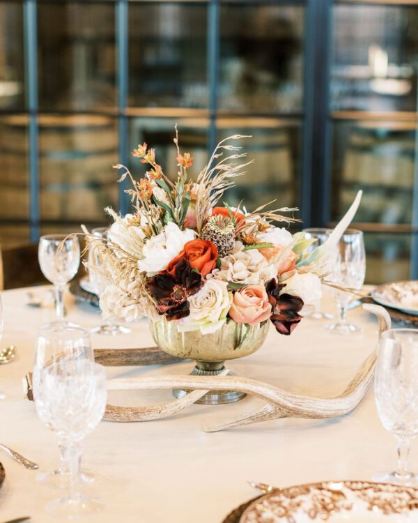 These Are the Winter Wedding Trends We're Seeing Everywhere Earthy Color Palette