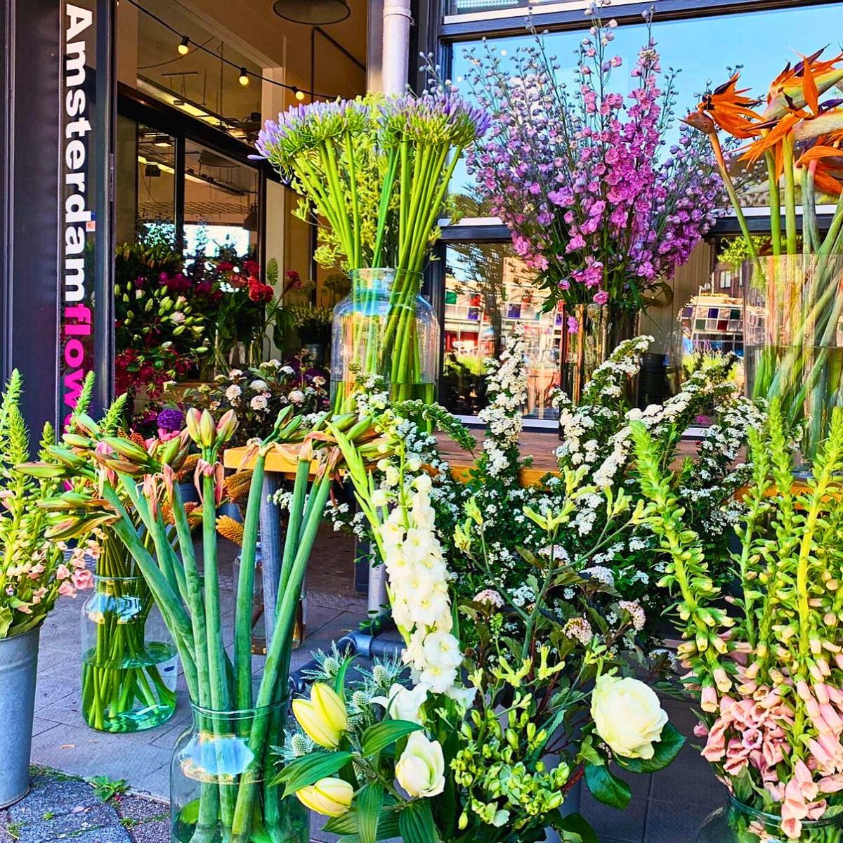 Bas de Groot’s Amsterdam Flowers Brings You Blooms With Modern Aesthetics and Accessible Luxury