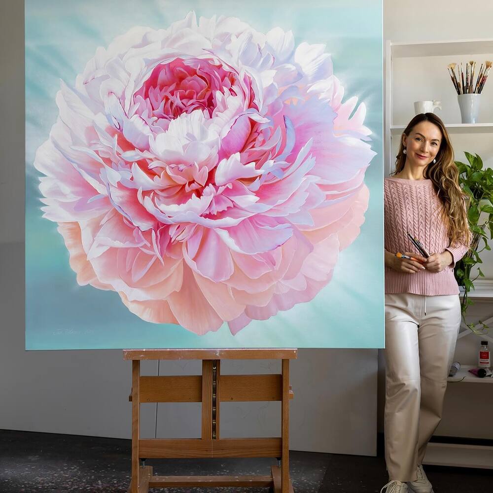 lady holding with flower art