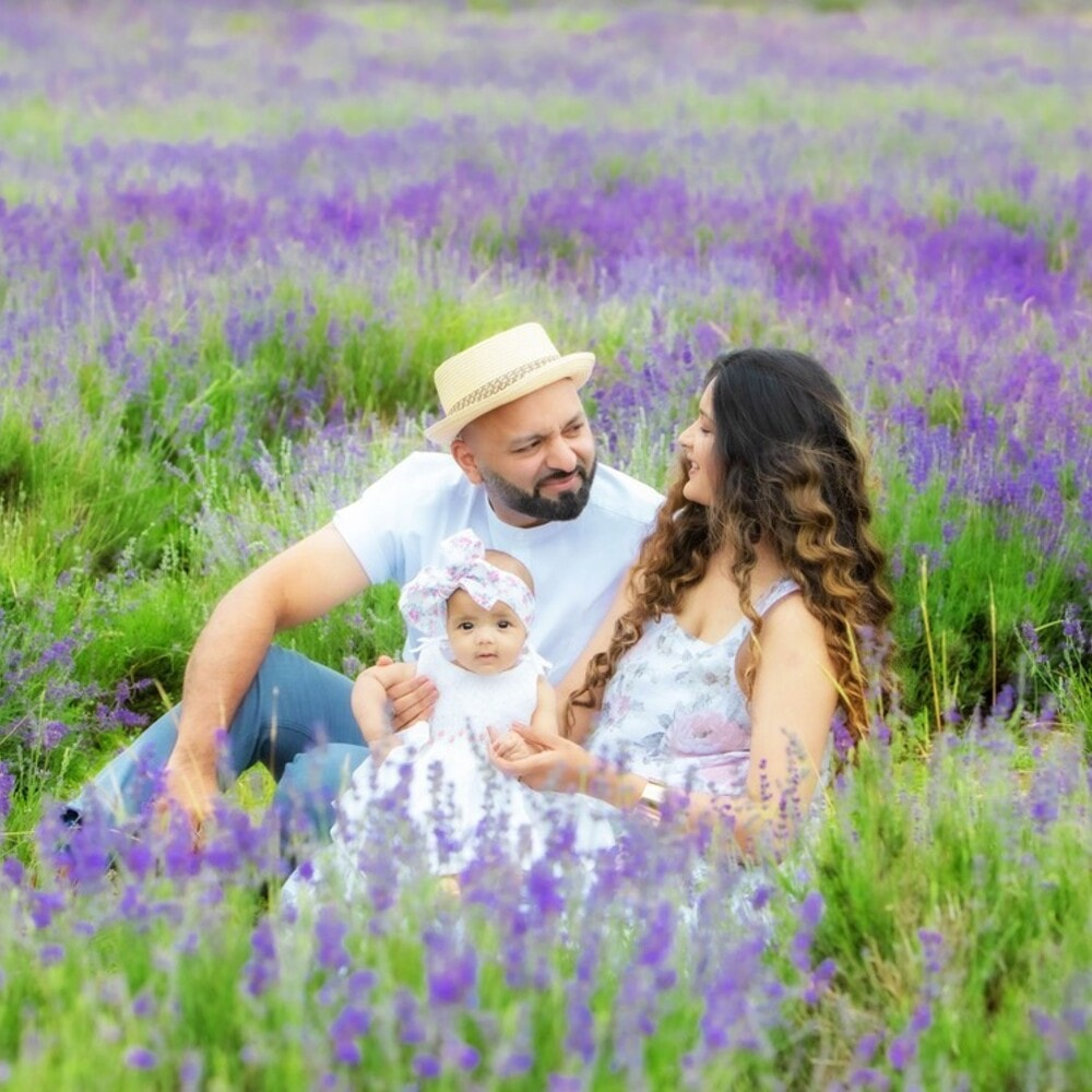 Family sitting in a lavender field Family sitting in a lavender field, smiling togetherhttps://www.instagram.com/p/CS08nY7rjUE/