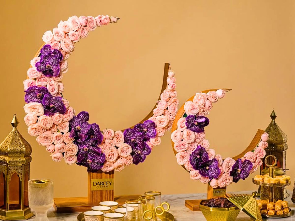 Ramadan arrangements using roses and orchids