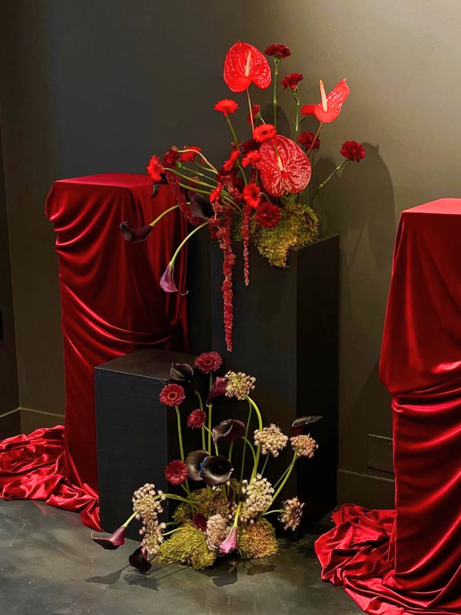 Tones of red for a decor by Rococo