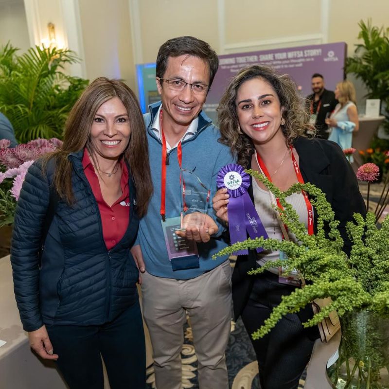 Winning Award Floral Xcellence Breeder Danziger With Unicorn at WFFSA